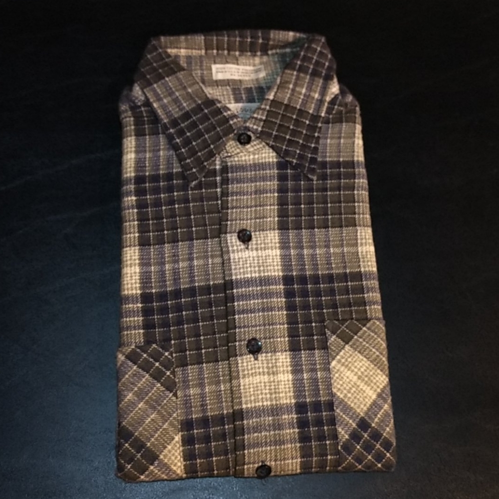 New without tags flannel shirt